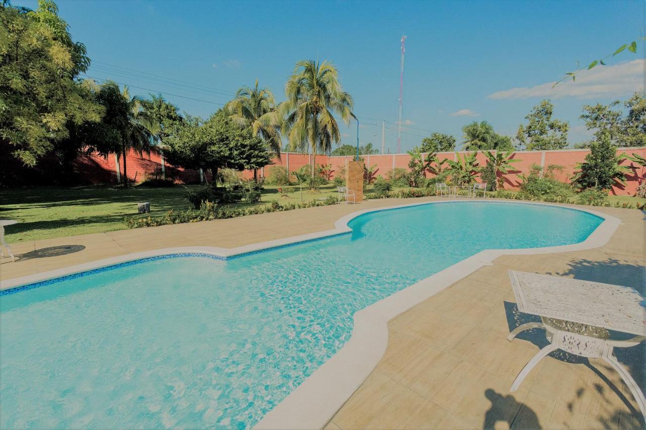 Rancho Guacamayos Hotel & Restaurantes Bonao Kültér fotó