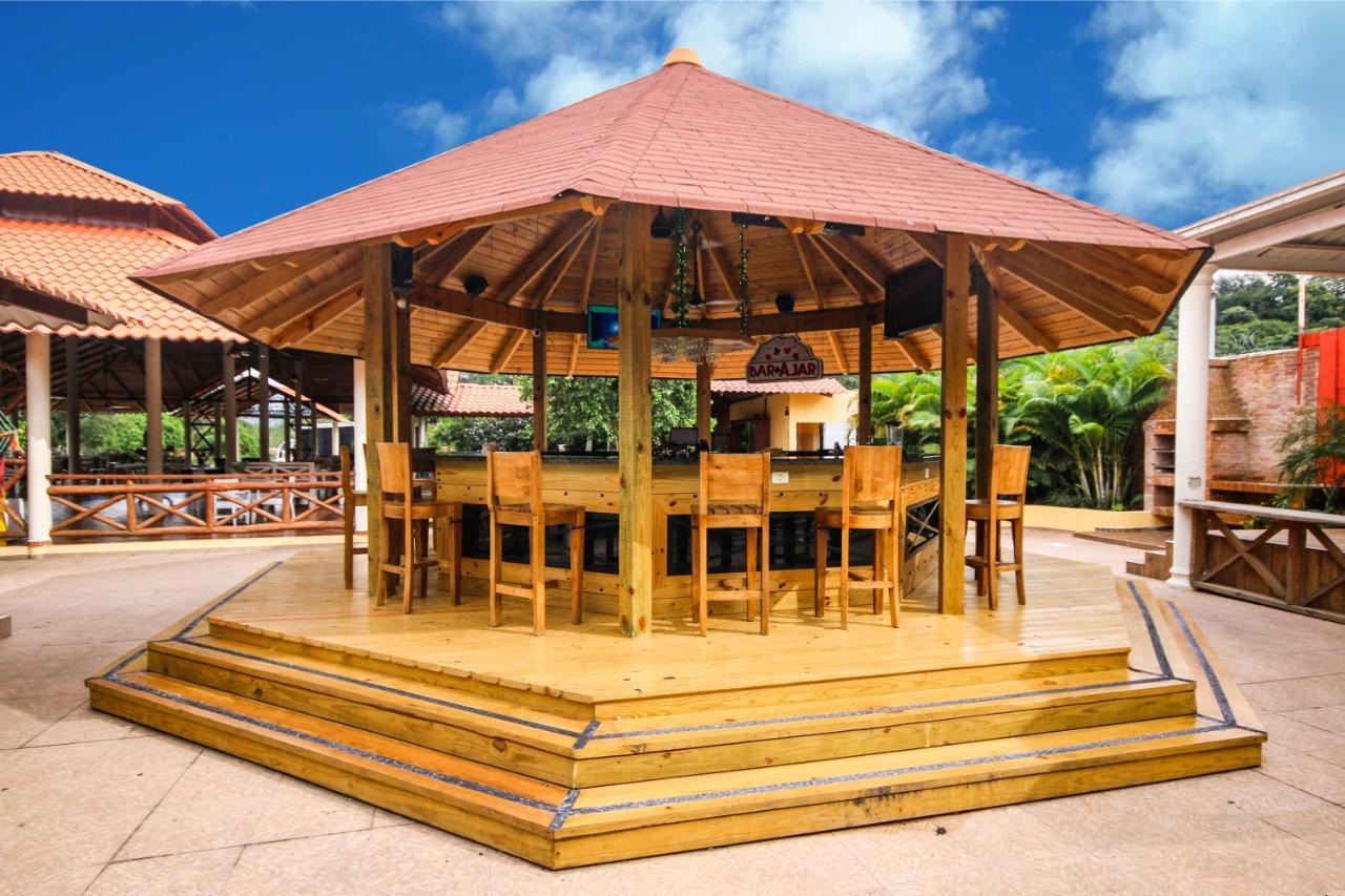 Rancho Guacamayos Hotel & Restaurantes Bonao Kültér fotó
